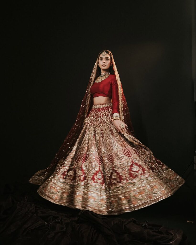 red lehnga 3