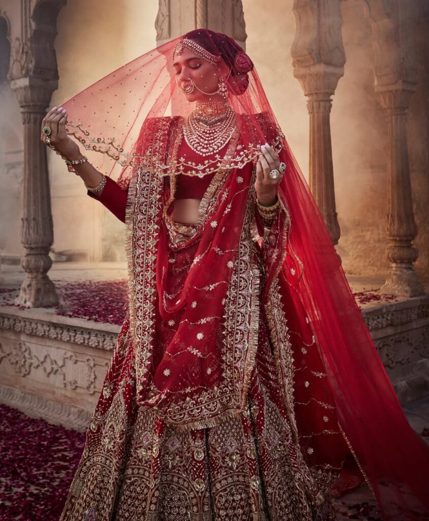 red lehnga 2